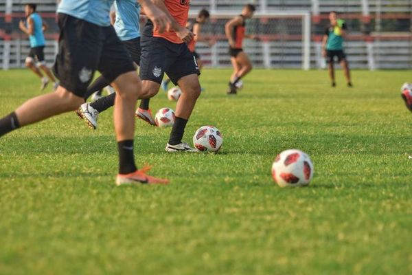 Con deudas “no puede haber fútbol” - Fútbol - ABC Color