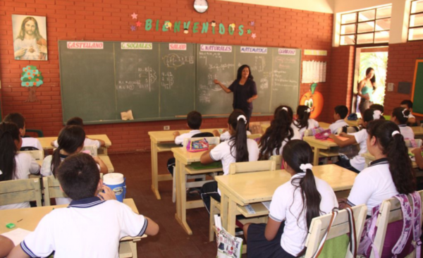 HOY / Dar exámenes a niños sin saber leer es un gran desatino, asegura Nancy Ovelar