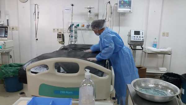 Enfermeras piden el reconocimiento a sus labores en su día
