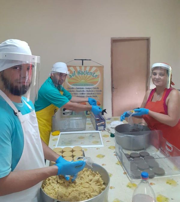 FDM2: "Con vos Paraguay crece” entrega premios a microempresas