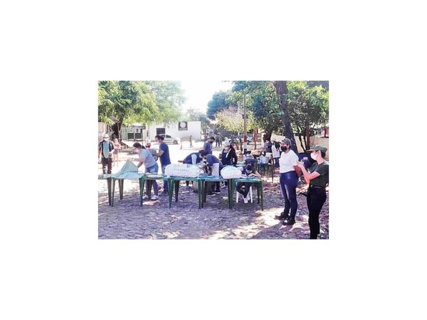 Olla popular entrega 300 platos en Fernando de la Mora
