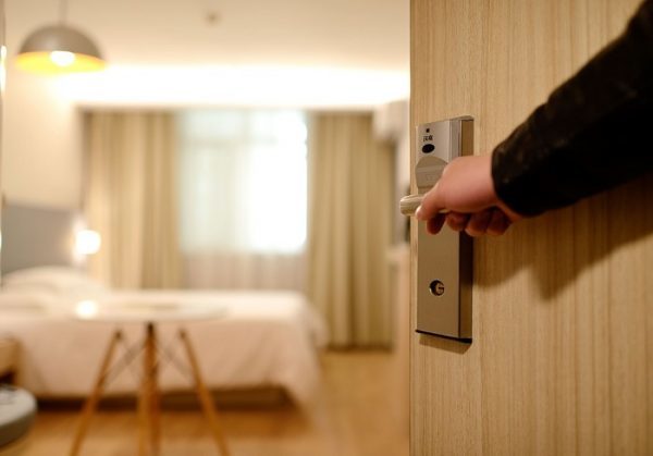 Habilitan 11 hoteles para cuarentena de connacionales