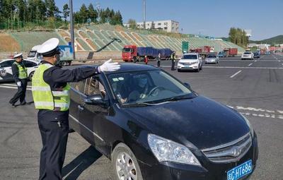 Tras aparición de nuevos casos de Covid-19, restablecen confinamiento en ciudad china