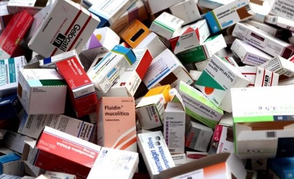 HOY / Salud reconoce limitaciones para controlar medicamentos made in China e India