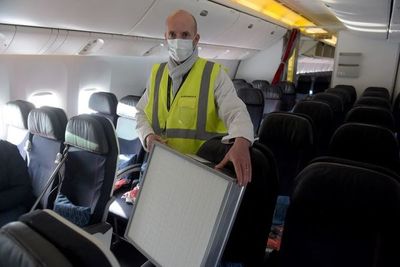 Europa no exige asientos libres en aviones, sólo pide que se use mascarilla - Mundo - ABC Color