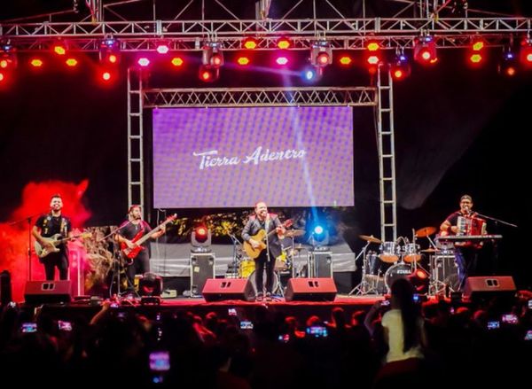 Tierra Adentro lanzará nuevo disco, este viernes - Música - ABC Color
