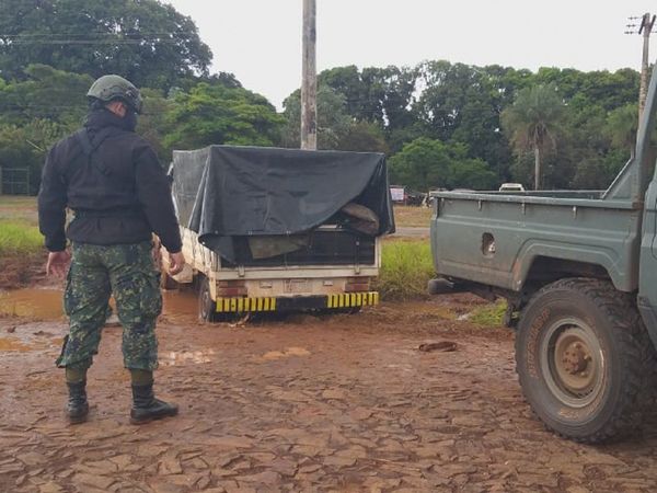 Incautan camión que transportaba marihuana con destino a Brasil