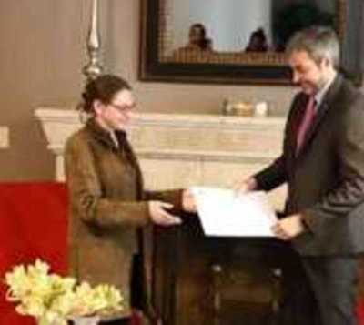 Embajadora de Francia destaca disciplina de paraguayos ante covid-19 - Paraguay.com