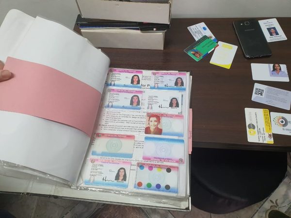 Allanan imprenta que falsificaba documentos | Noticias Paraguay