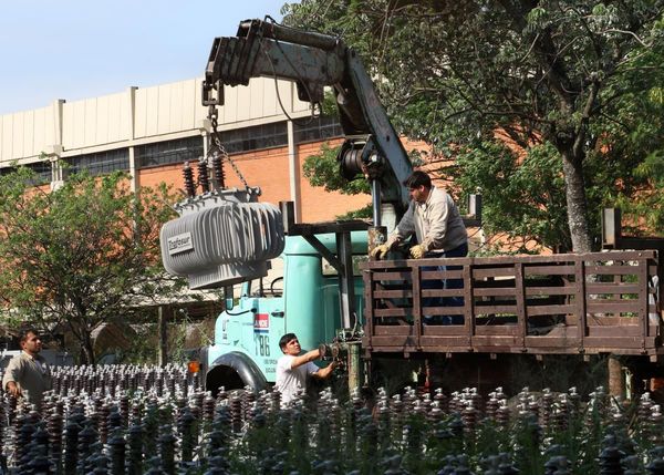 Ande recibe cuatro ofertas para compra de transformadores