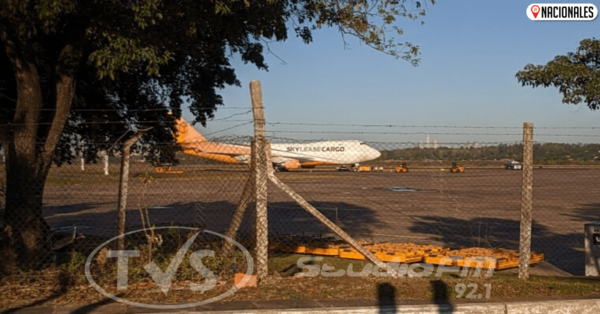 Llegó otro avión carguero con insumos médicos