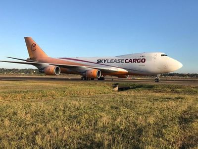 Aduanas no libera carga de insumos médicos y ya no hay espacio para resguardarla en aeropuerto - Nacionales - ABC Color
