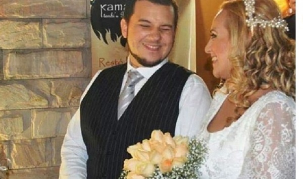 José Ayala y su esposa celebran 6 años de casados