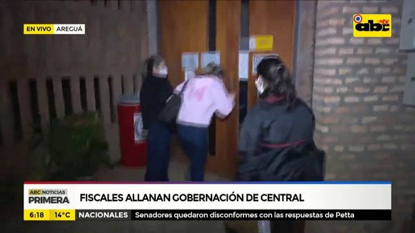 Fiscales allanan gobernación de Central - ABC Noticias - ABC Color