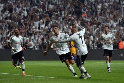 El Besiktas confirmó ocho positivos por covid-19 - Fútbol - ABC Color