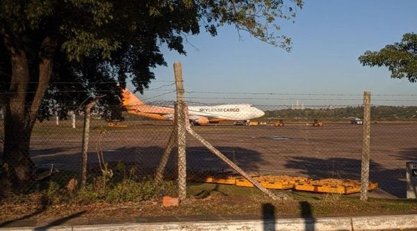 Llegó otro avión carguero con insumos médicos - Digital Misiones