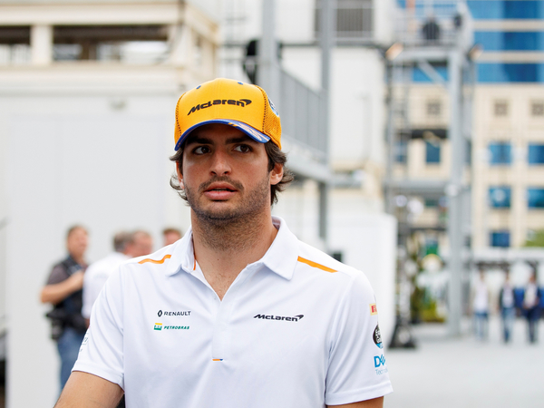 Carlos Sainz es nuevo piloto de Ferrari