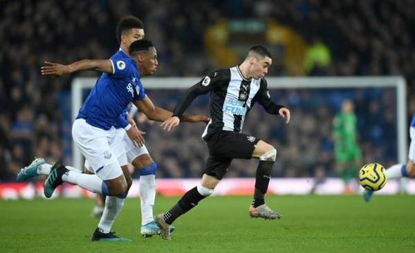 HOY / La Premier League apunta a una vuelta más tardía