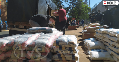 Representantes del Shopping Costanera donaron 3500 kilos de víveres para ollas populares