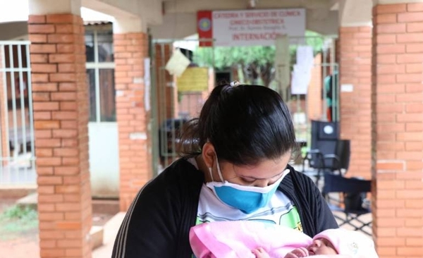 HOY / El 50 por ciento de partos corresponde a embarazos no planificados: Clínicas apunta a revertir situación