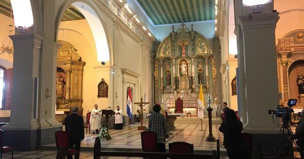 Celebraciones religiosas se realizarían con 5 a 10 personas