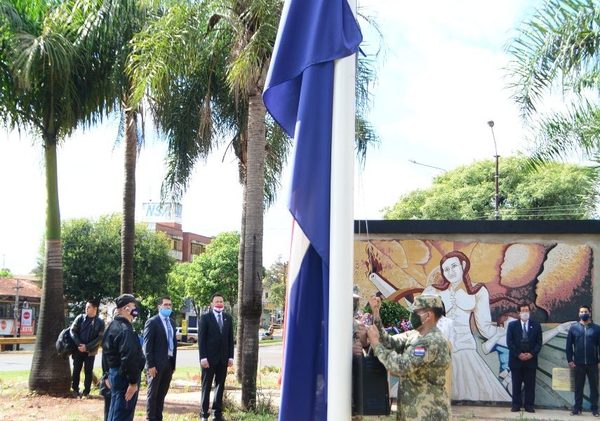Con un sencillo pero emotivo acto, se conmemoró la Independencia Nacional en CDE