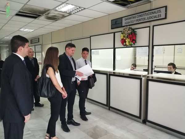 Presentan amparo contra IPS - Judiciales.net