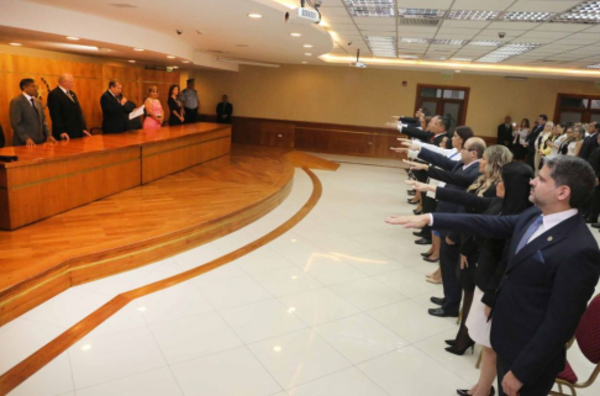 Magistrados y fiscales juraron ante la CSJ - Judiciales.net