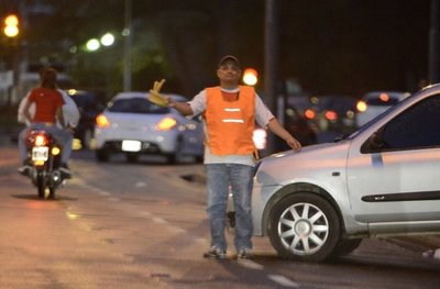 Cuidacoches no podrán estar cerca de La Nueva Olla - Judiciales.net