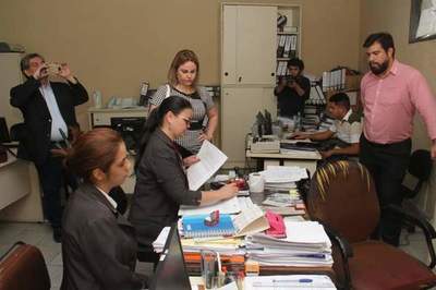 Fiscal incautó documentos de comuna lambareña - Judiciales.net