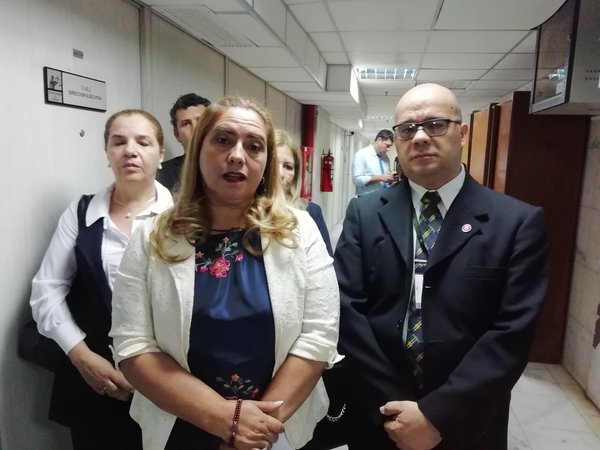 Paro y luego huelga en el PJ, MP y MDP - Judiciales.net