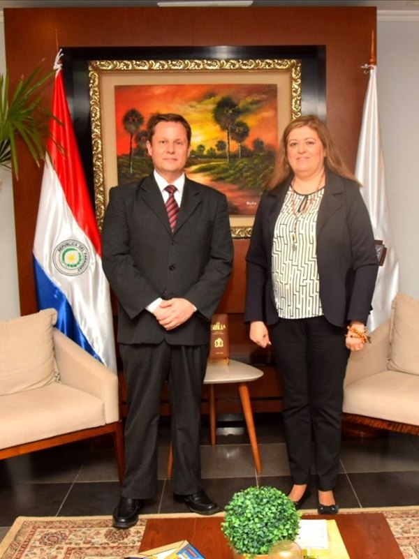 FGE mantuvo reunión con ministro de Corte - Judiciales.net