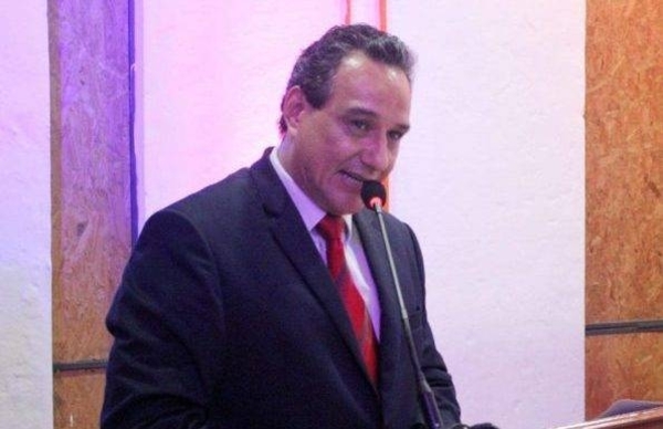 HOY / Fiscal formula imputación contra gobernador de Central y ordena su detención