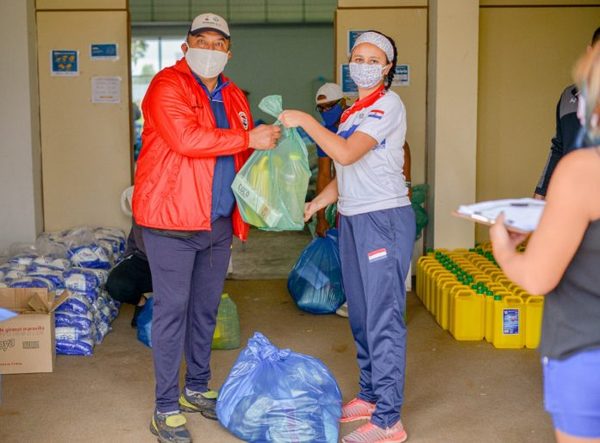 Sector deportivo continúa entregando kits de alimentos y limpieza » Ñanduti