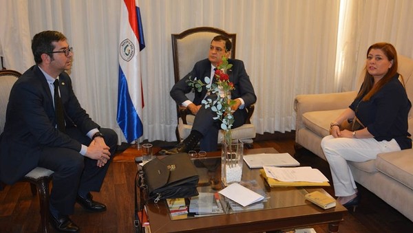 Fiscales especializados se reunieron con ministro - Judiciales.net