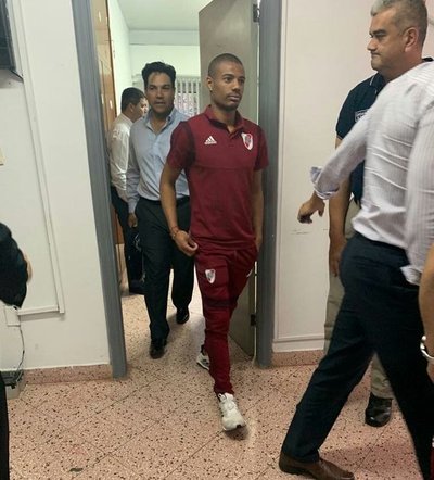 Dan medidas a De La Cruz y jugará ante Cerro - Judiciales.net