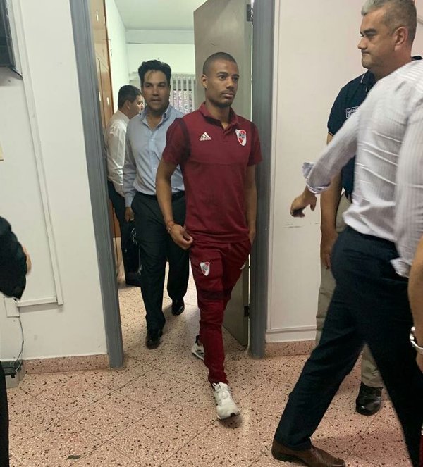 Dan medidas a De La Cruz y jugará ante Cerro - Judiciales.net