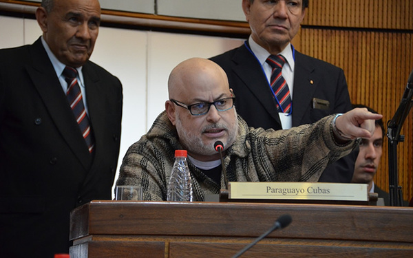 Senador accionó contra su suspensión - Judiciales.net