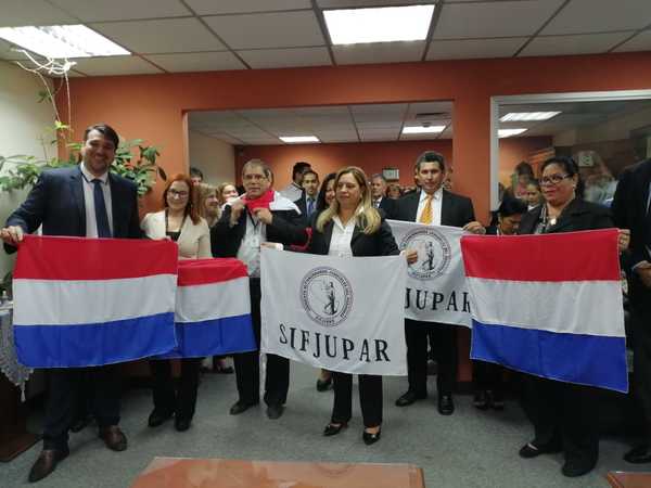 Presidente dijo que se pagará bonificación - Judiciales.net