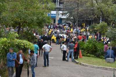 Jueza ordena a taxistas despejar calles - Judiciales.net