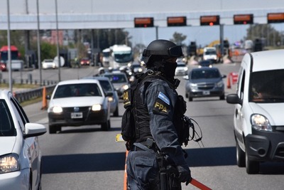 Argentinos, en alerta tras golpe en Liberación - Judiciales.net