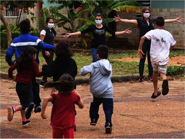 Mujeres SOS, construyendo lazos familiares con amor, niño a niño