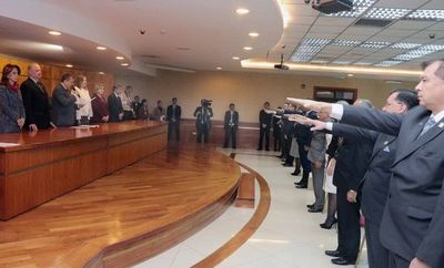 Jueces y fiscales juraron ante la Corte - Judiciales.net