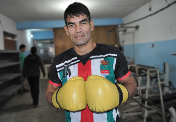 Reo de Tacumbú peleará por título internacional de boxeo - Judiciales.net