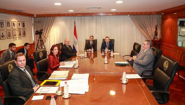 Marito realizó visita de cortesía a ministros de la CSJ - Judiciales.net