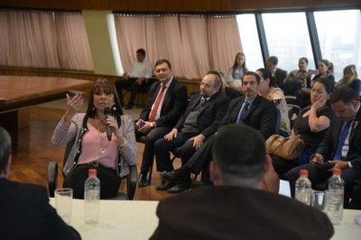 Testigo afirma que Bogado insistía en contrataciones - Judiciales.net