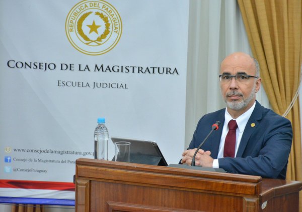 Gremio de abogados apuesta por Pedro Mayor Martínez - Judiciales.net