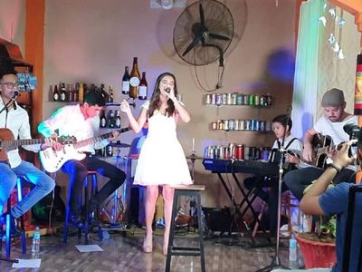 Joven celebra sus quince años con un live solidario