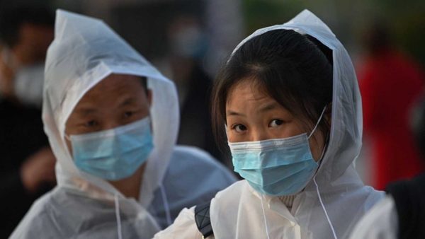 China baja de los cien infectados activos por coronavirus