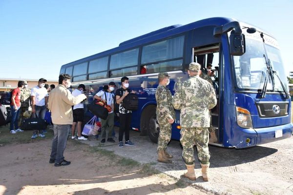 Más de 100 compatriotas vuelven a sus casas tras dar negativo al COVID-19